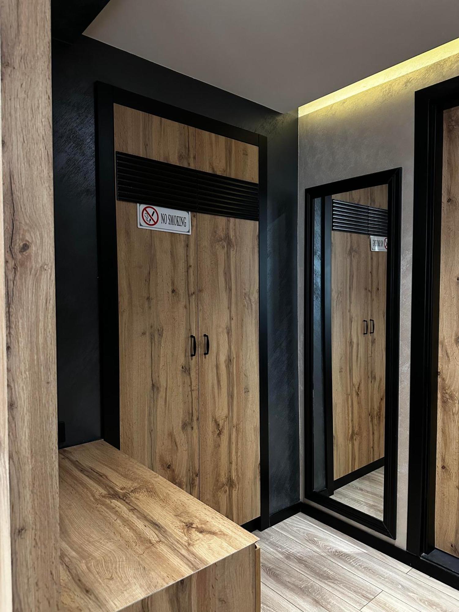 Zet Apartments - Bedroom & Bathroom Priștina Exterior foto