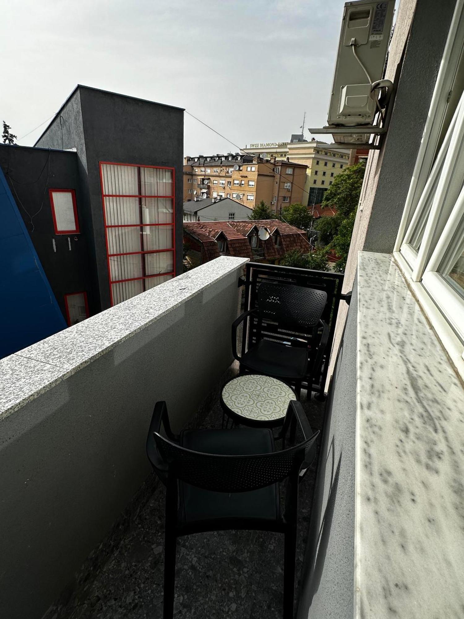 Zet Apartments - Bedroom & Bathroom Priștina Exterior foto